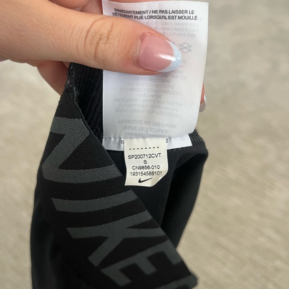 Nike Pros - Picture 4 of 4